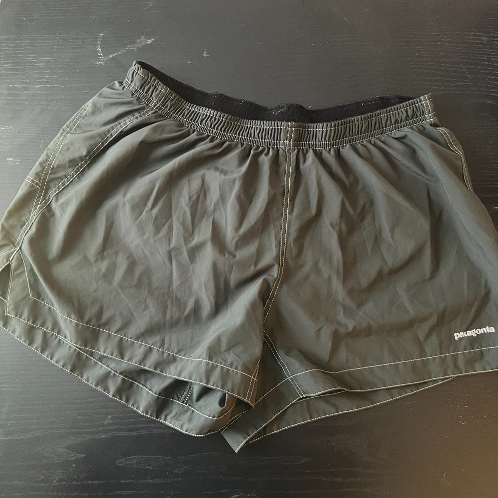 Patagonia Gray Black Size L Shorts